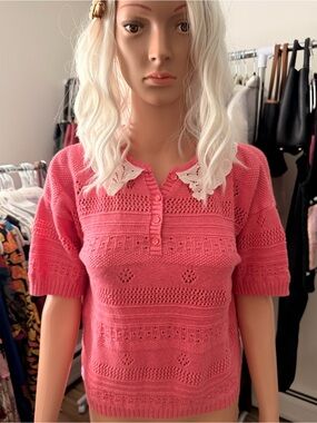Vintage 90s “Grannycore” Pointelle Knit Top in Pink, Size Medium.